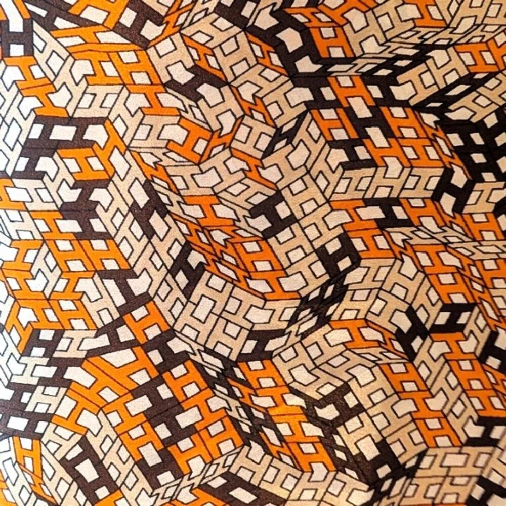 100% Mulberry Twill Silk Scarf -Timeless Square 35.4”x35.4” (90×90‎ cm)
